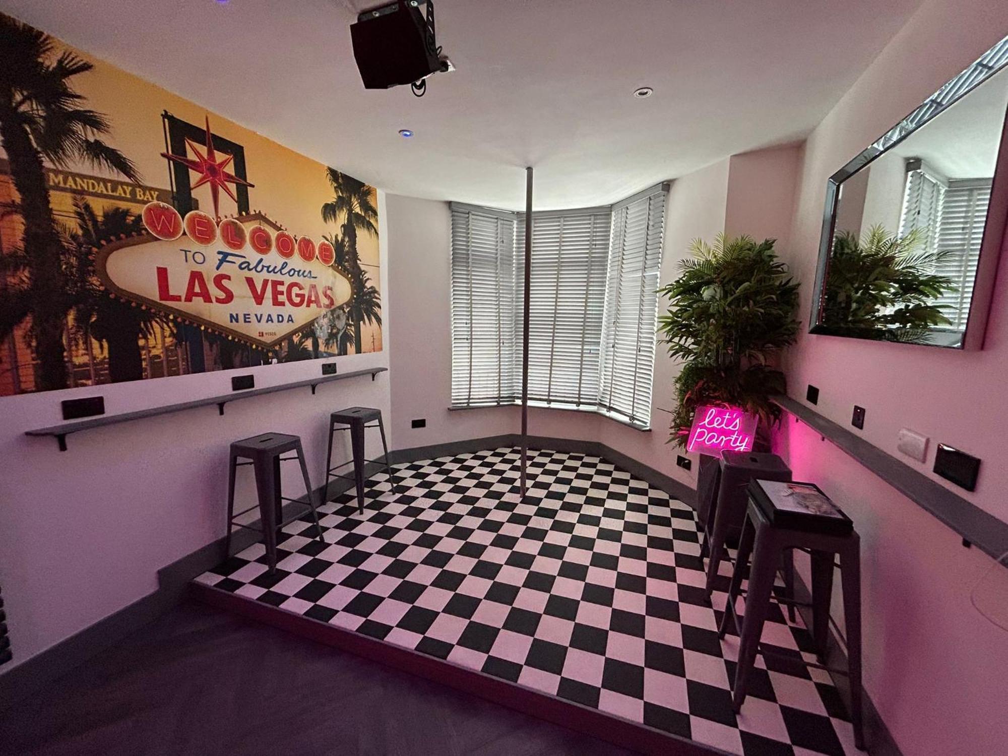 The White House Vegas Suites Blackpool Esterno foto
