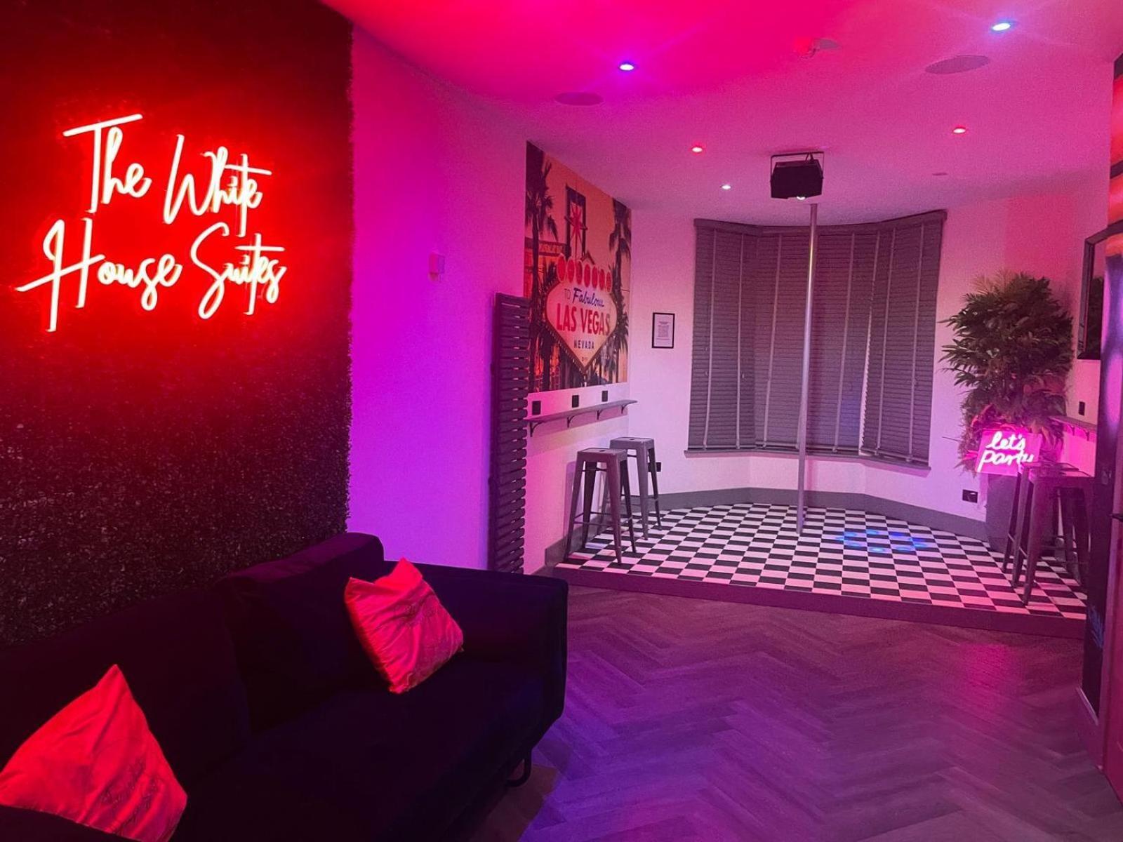 The White House Vegas Suites Blackpool Esterno foto