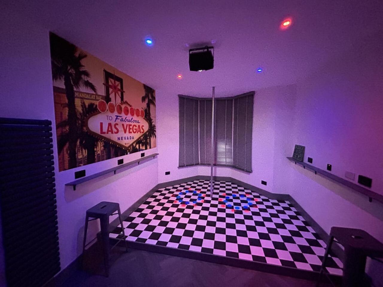 The White House Vegas Suites Blackpool Esterno foto